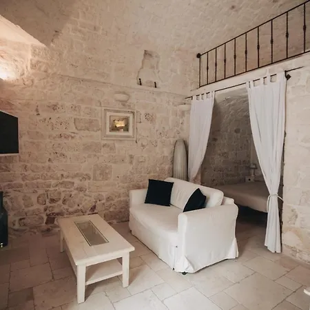 Casetta Garibaldi - Monolocale Storico Per Coppie A Ostuni Exterior foto