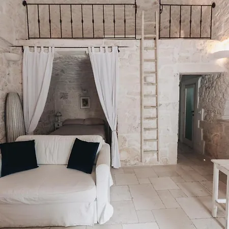 Casetta Garibaldi - Monolocale Storico Per Coppie A Ostuni Exterior foto